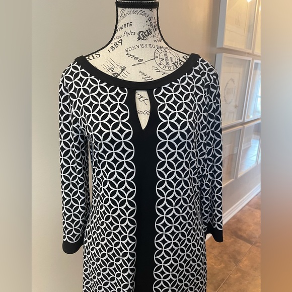 WHBM Mod Geometric Midi-NEW - Picture 2 of 10